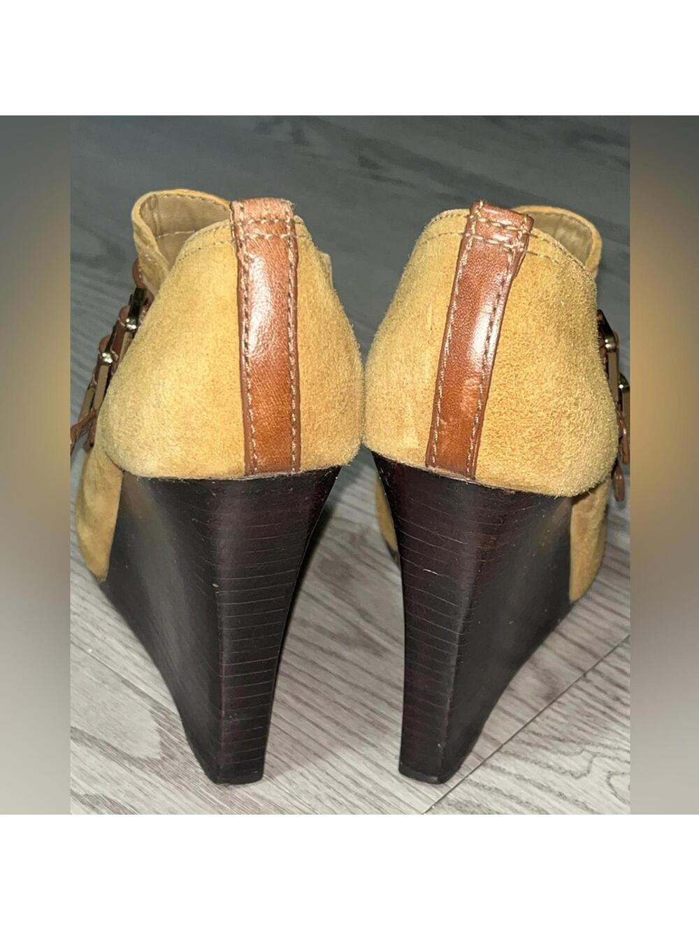 Tory Burch Gabriel High Wedge, Size 7M - Picture 7 of 16